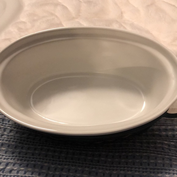 EUC Vesture Corporation Stoneware From Portugal In A Sturdy Woven Wired Basket - Picture 8 of 10